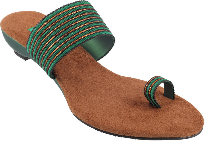 mochi sandals flipkart