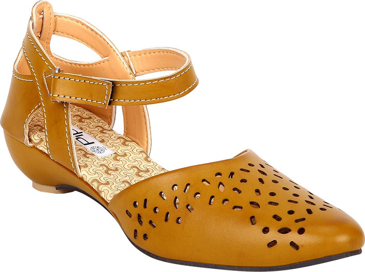 mustard color wedges