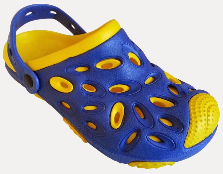 fOOTISTA Crox Men Blue, Yellow Sandals 