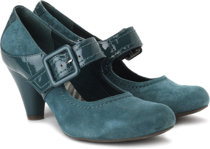 coolest berry clarks shoes