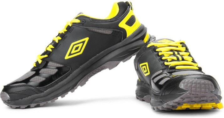 umbro shoes flipkart