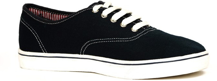 plain canvas shoes