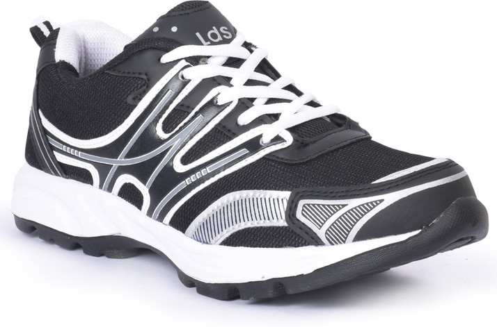 leedas sports shoes