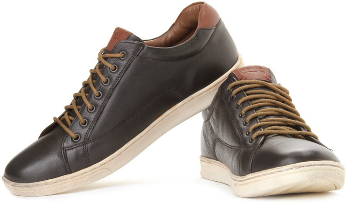 levis brown sneakers