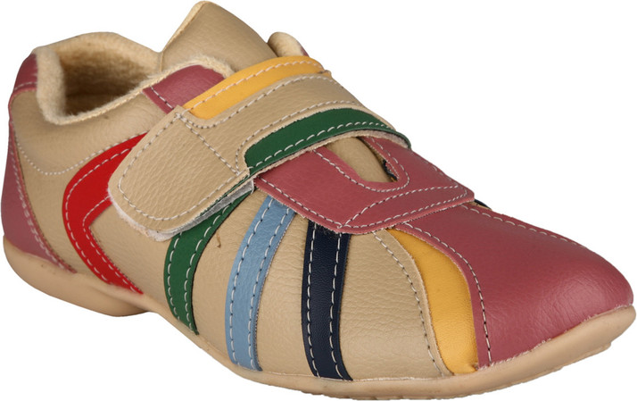 nature walk shoes