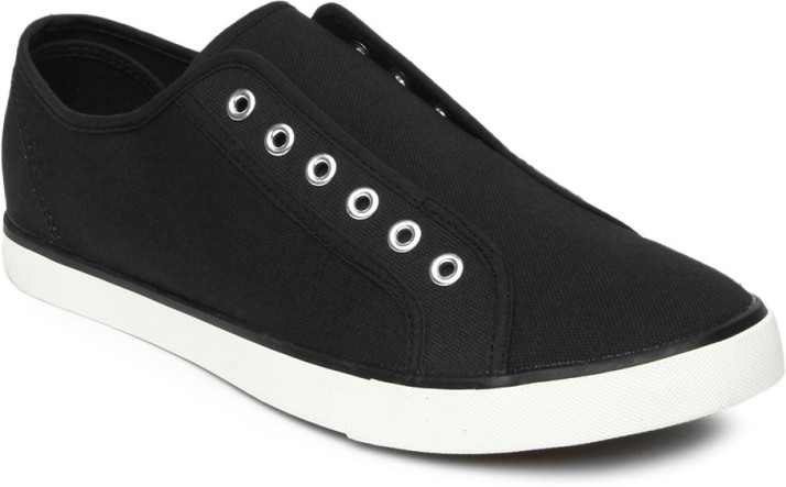roadster black casual shoes
