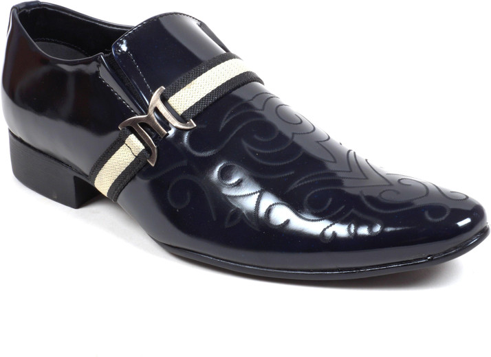 classic black oxford shoes