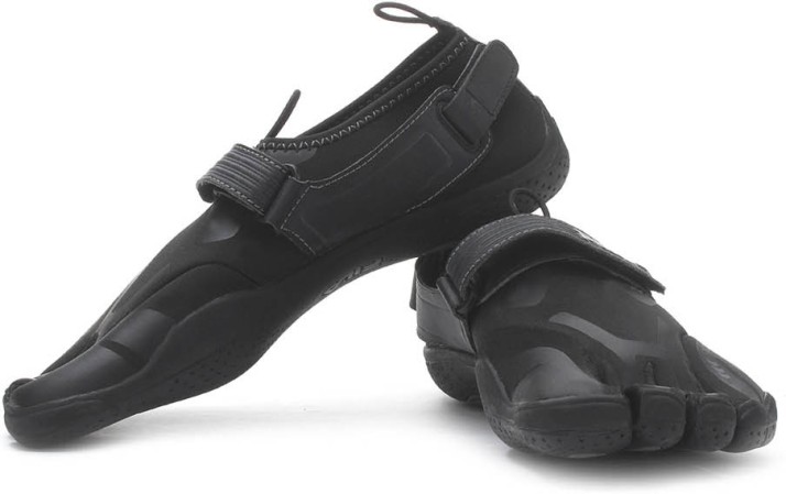 fila skele toes flipkart