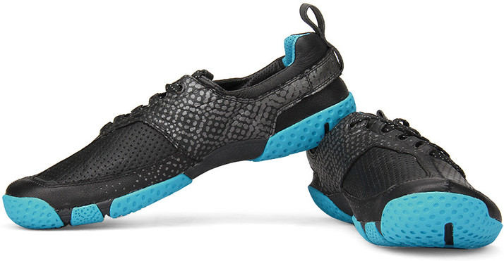 skora running shoes