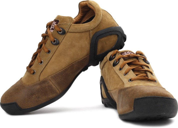 woodland shoes price flipkart