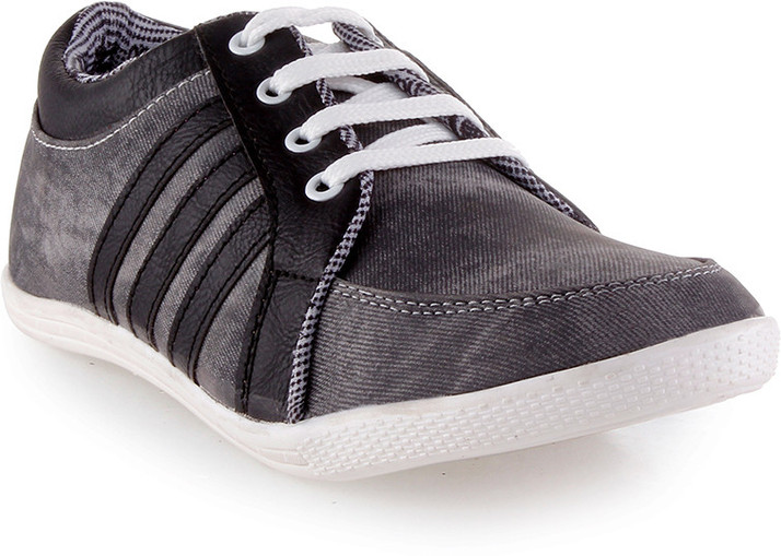 black casual shoes flipkart