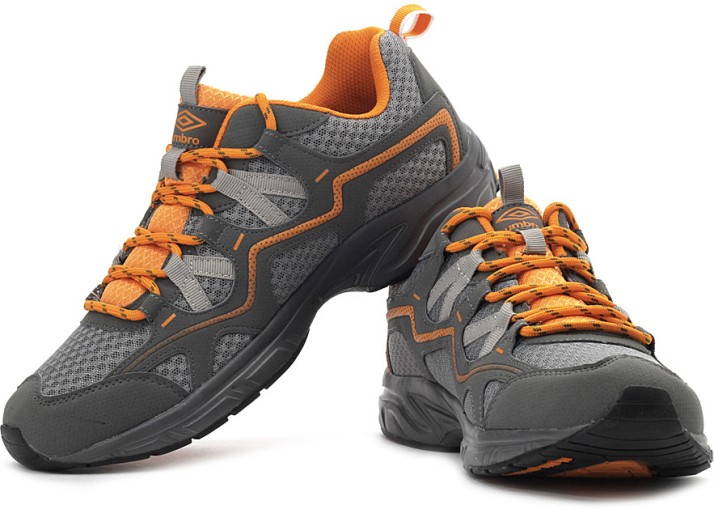 umbro shoes flipkart