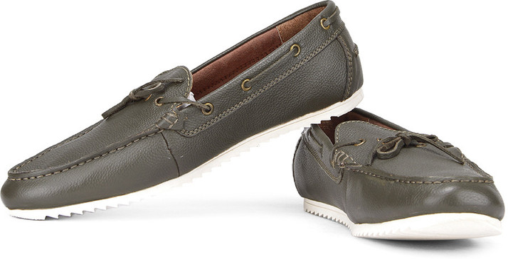 benetton boat shoes