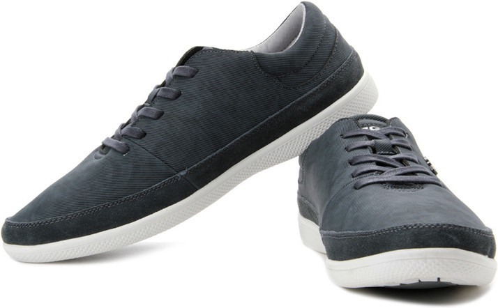 denim shoes flipkart