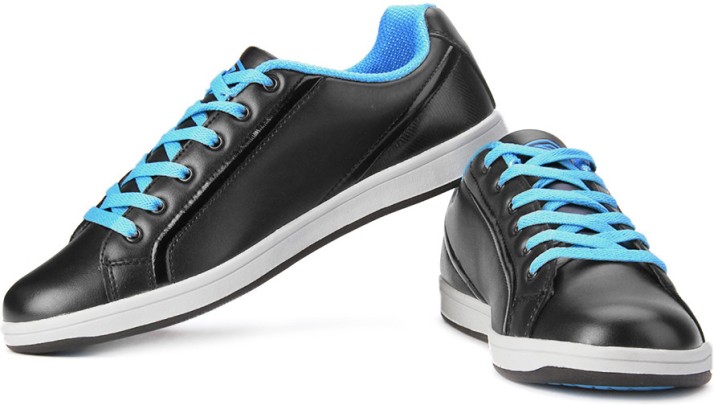 umbro shoes flipkart