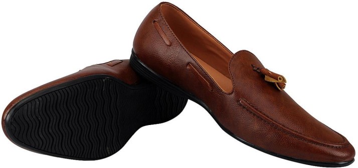 mocas loafers