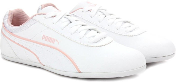 white shoes for girls in flipkart