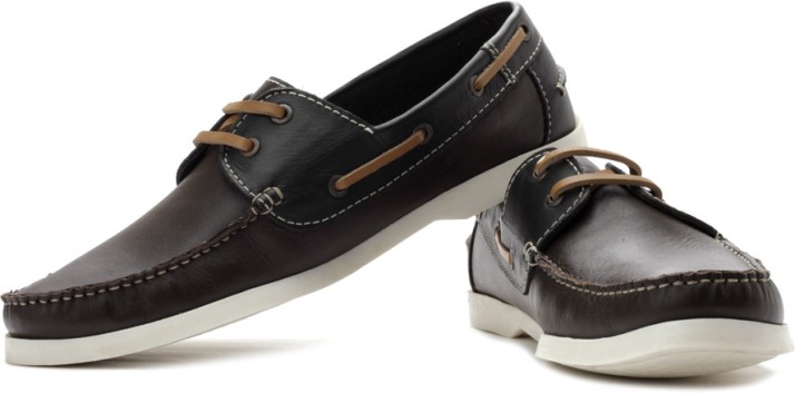 united colors of benetton boat shoes