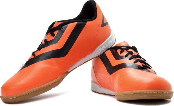 umbro shoes flipkart