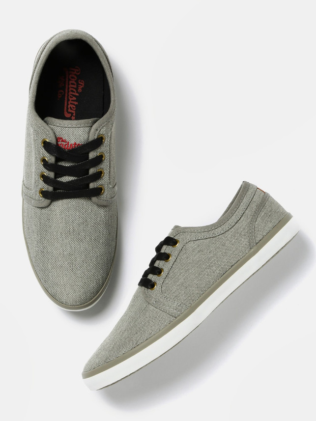 roadster sneakers flipkart