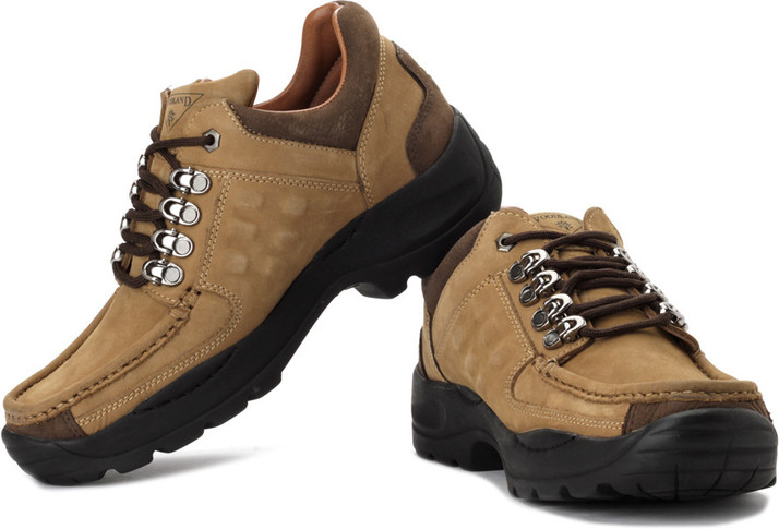 woodland boots flipkart
