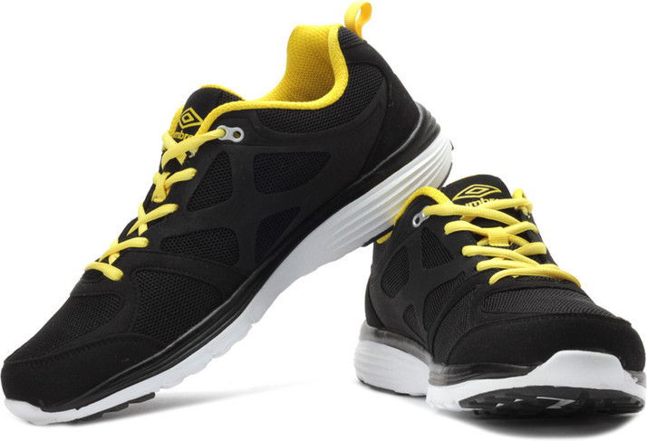 umbro shoes flipkart