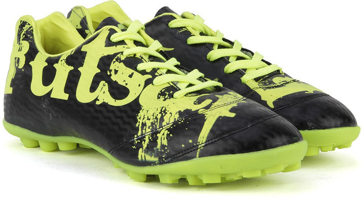 futsal shoes flipkart