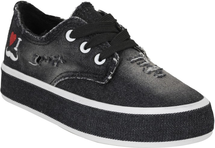 denim shoes flipkart