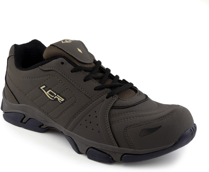 black sports shoes flipkart