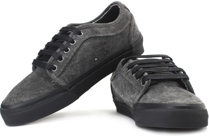 low ankle sneakers