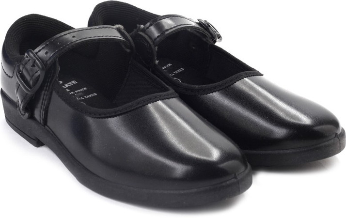 relaxo black schoolmate shoes