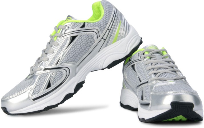 umbro shoes flipkart