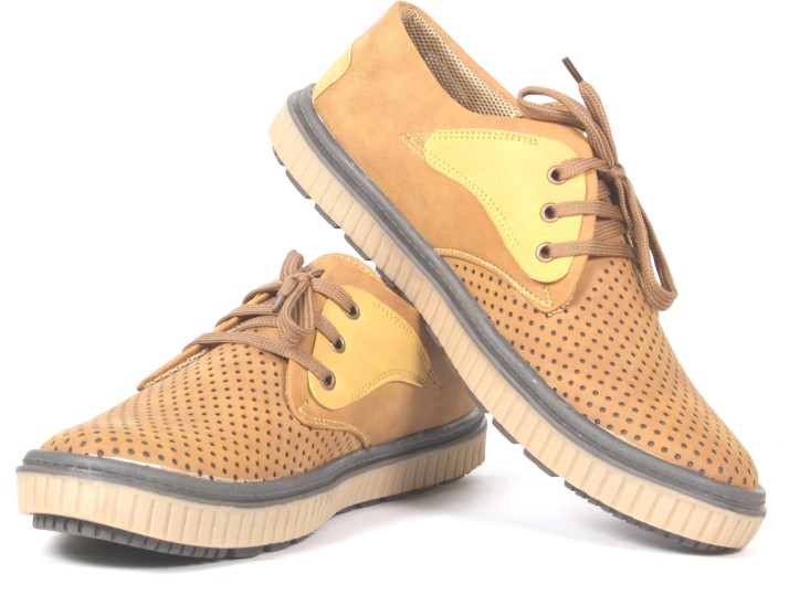 nike camel color shoes