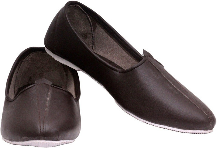 kolhapuri shoes for men