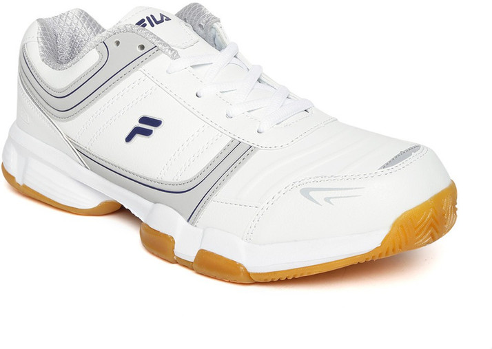 white fila running shoes