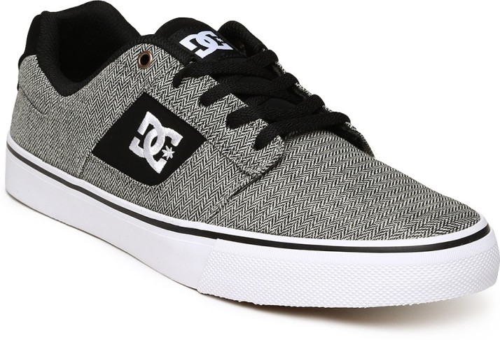 dc casual shoes