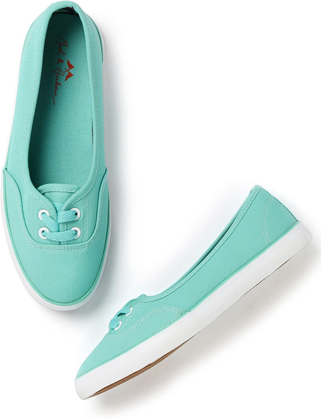 mast and harbour bellies