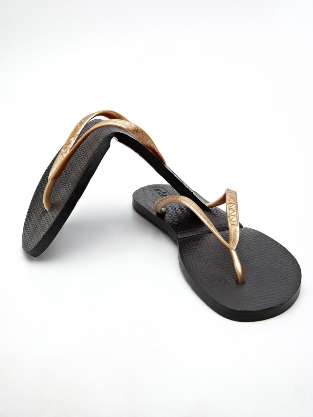 salvatos flip flops