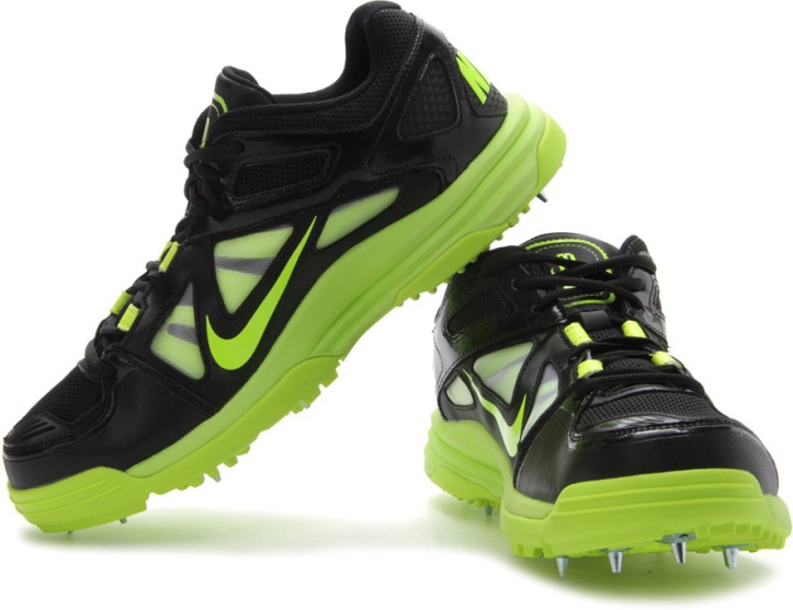 nike cricket shoes flipkart