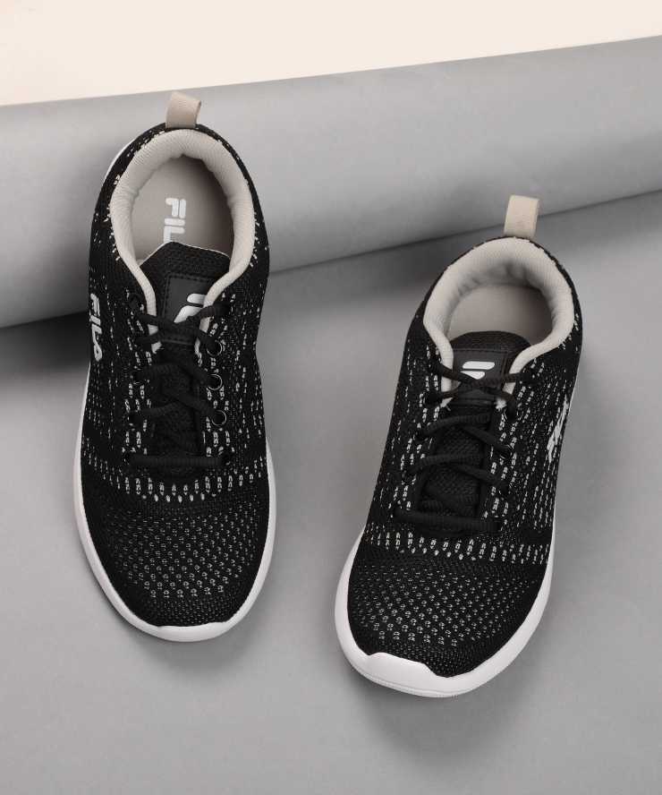 FILA CARMEN Running Shoes For Men  (Black, Grey)