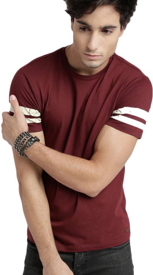 Solid Men Round Neck Maroon T-Shirt Price in India