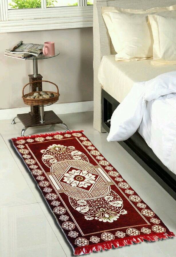 CLASSY Maroon Cotton Runner