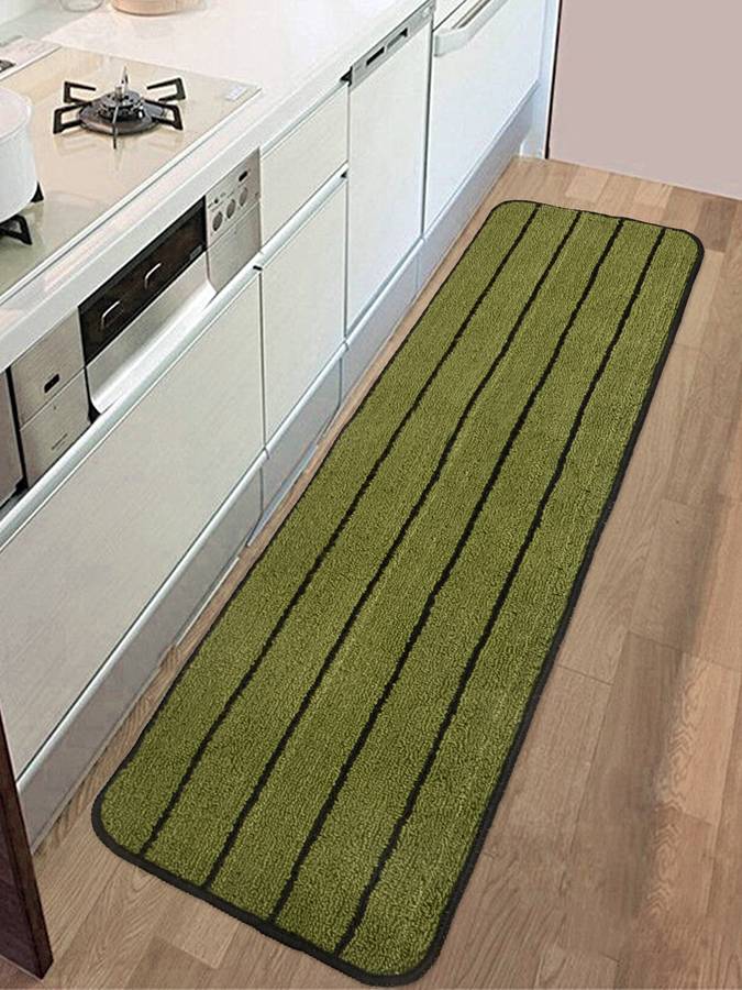 Saral Home Green Polyester Runner