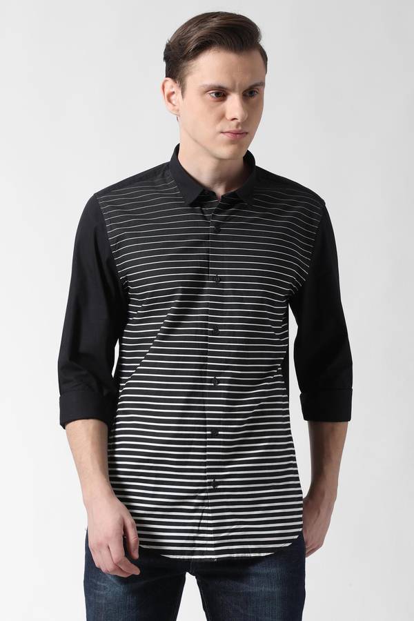 Men Slim Fit Striped Spread Collar Casual Shirt