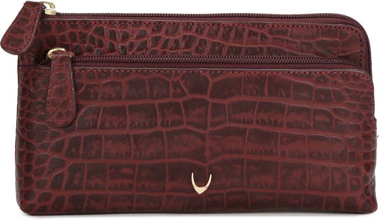 Casual Maroon  Clutch Price in India