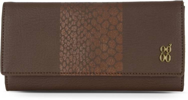 Casual Brown  Clutch Price in India