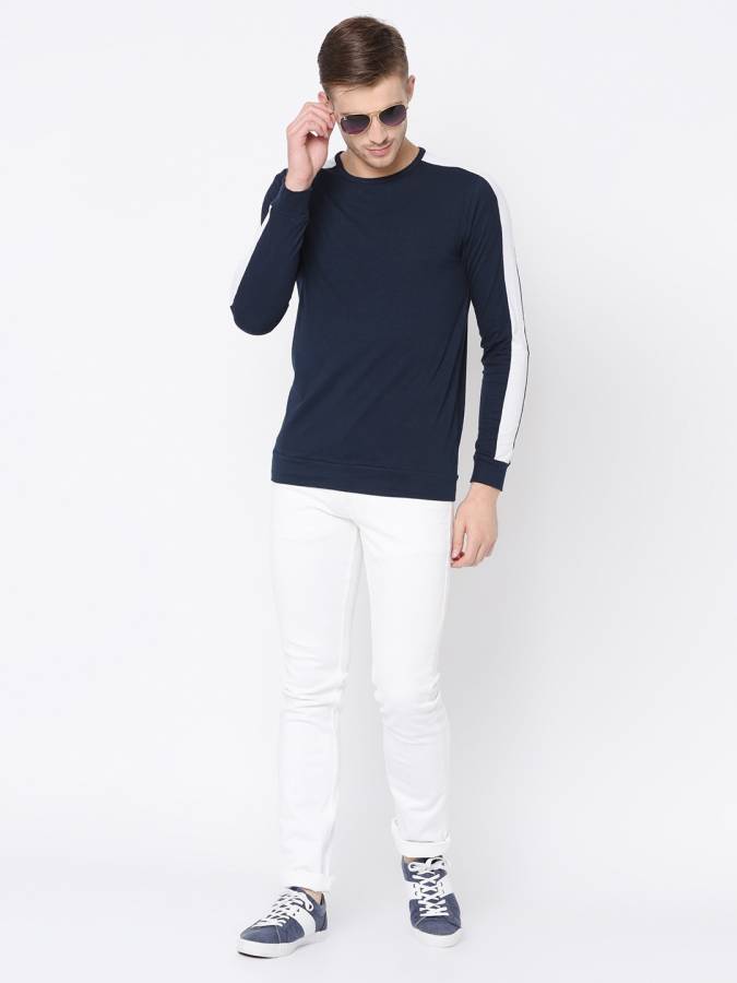 Solid Men Round Neck Blue T-Shirt Price in India