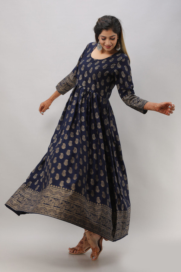 Women Printed Rayon Flared Kurta Price