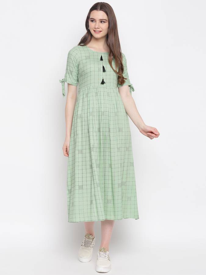 Women Checkered Rayon Flared Kurta