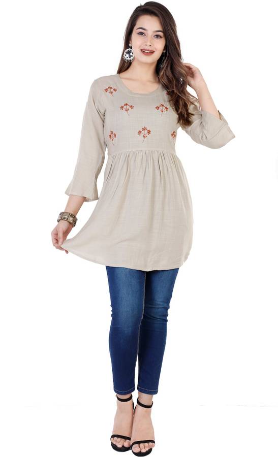 Women Embellished Cotton Blend Straight Kurta